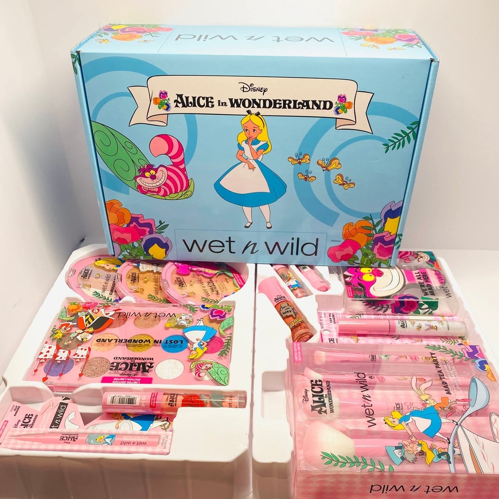 Wet n Wild Alice in Wonderland Makeup Set